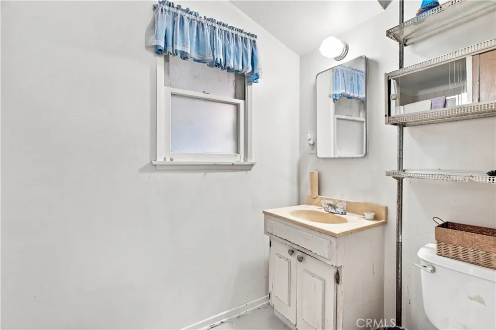 6222 Chickasaw Dr Westminster, CA 92683