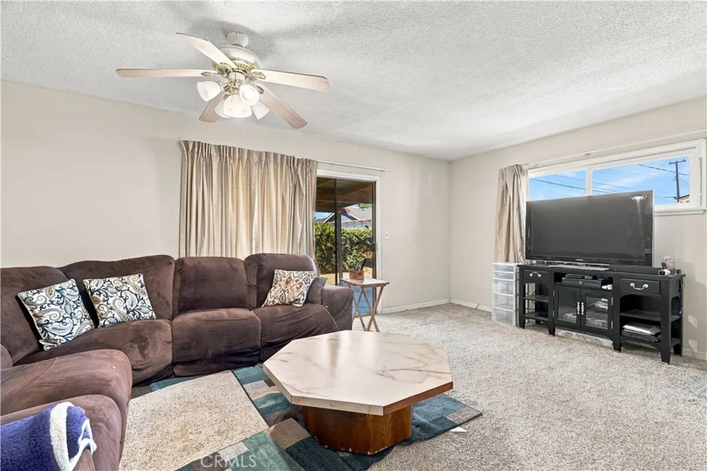 6222 Chickasaw Dr Westminster, CA 92683