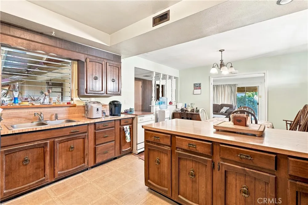 6222 Chickasaw Dr Westminster, CA 92683