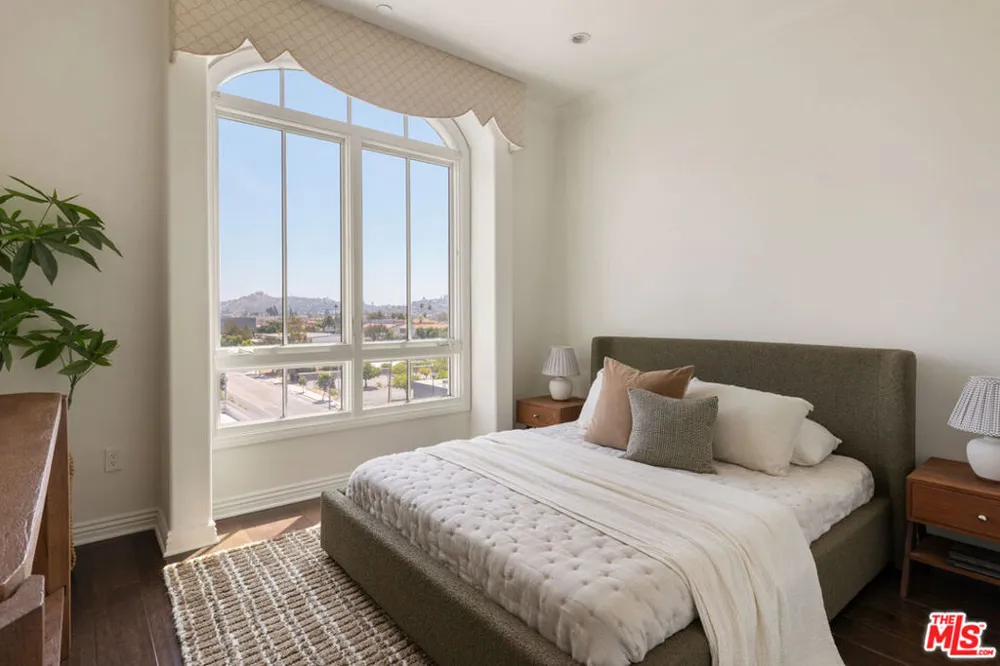 558 Caruso Avenue Glendale, CA 91210