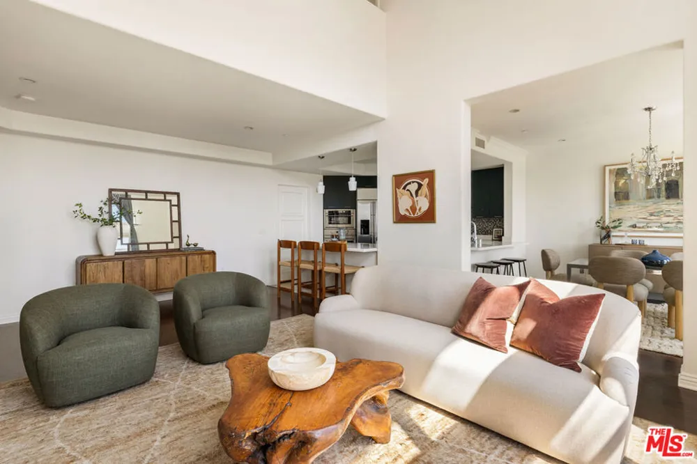 558 Caruso Avenue Glendale, CA 91210