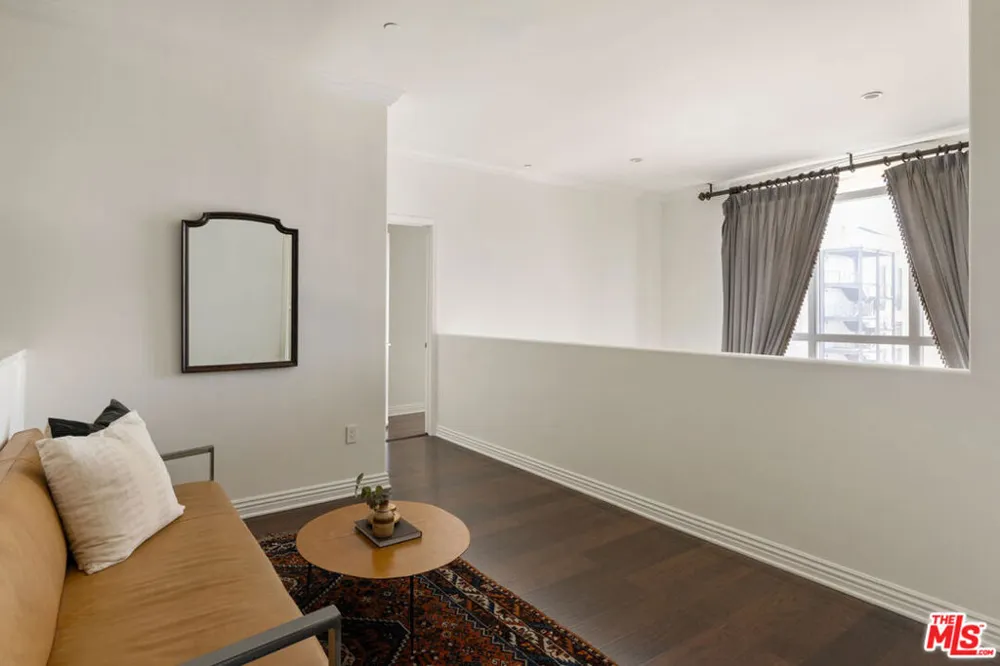 558 Caruso Avenue Glendale, CA 91210