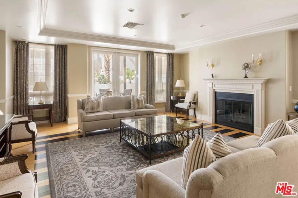 558 Caruso Avenue Glendale, CA 91210