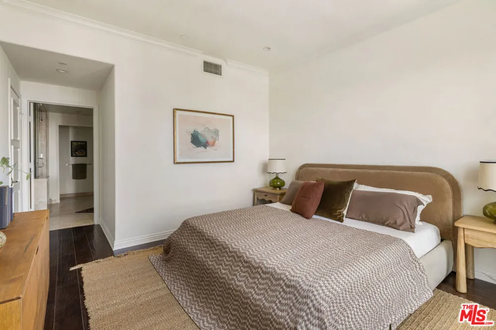558 Caruso Avenue Glendale, CA 91210