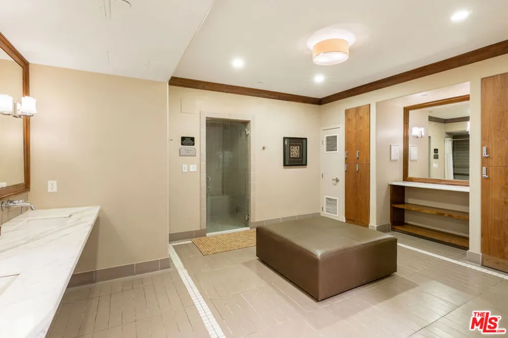 558 Caruso Avenue Glendale, CA 91210