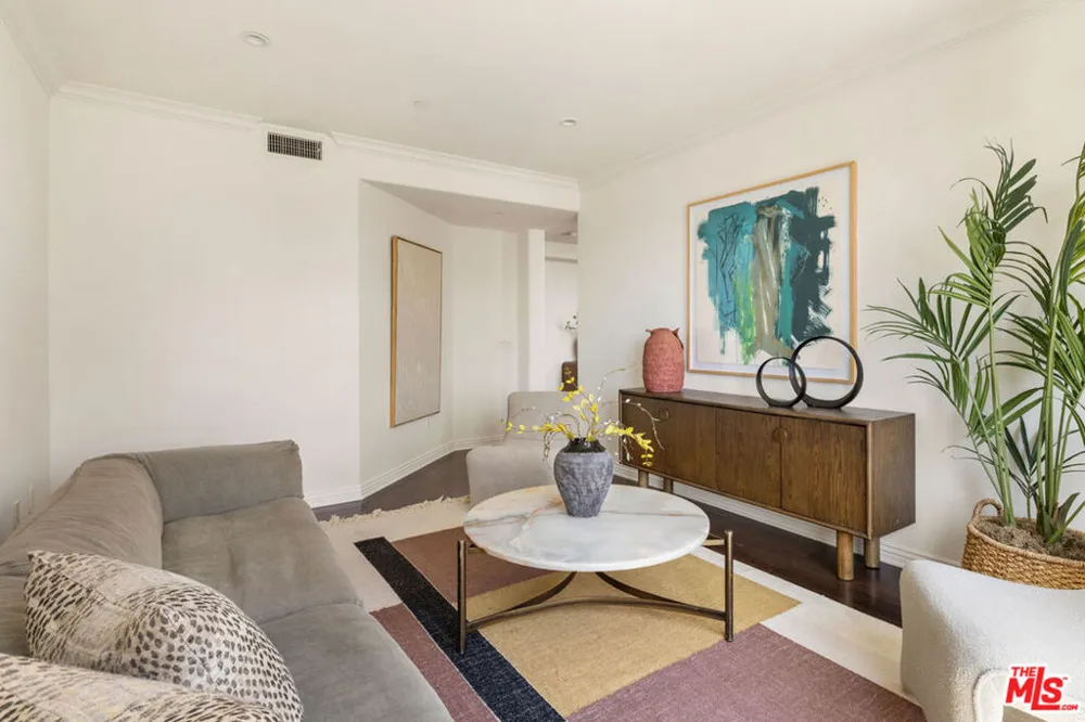 558 Caruso Avenue Glendale, CA 91210