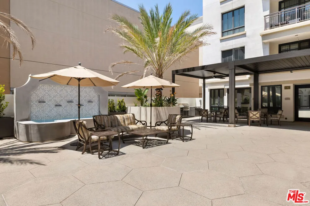 558 Caruso Avenue Glendale, CA 91210