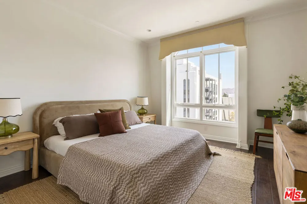 558 Caruso Avenue Glendale, CA 91210