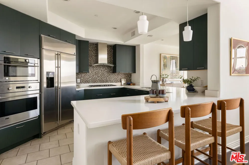 558 Caruso Avenue Glendale, CA 91210