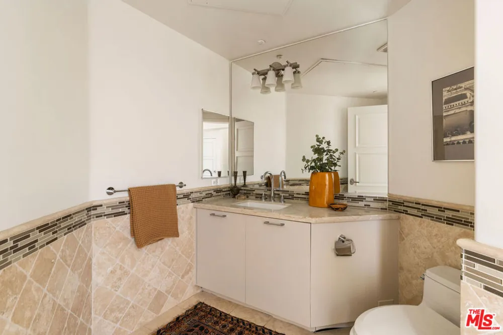 558 Caruso Avenue Glendale, CA 91210