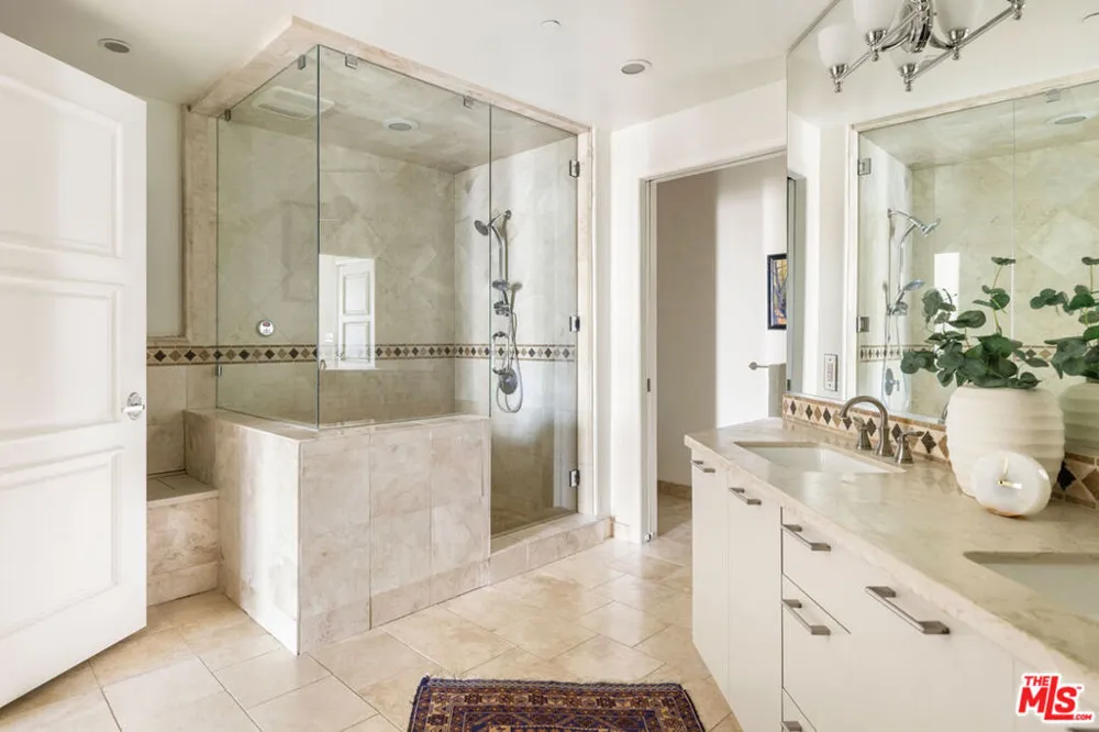558 Caruso Avenue Glendale, CA 91210