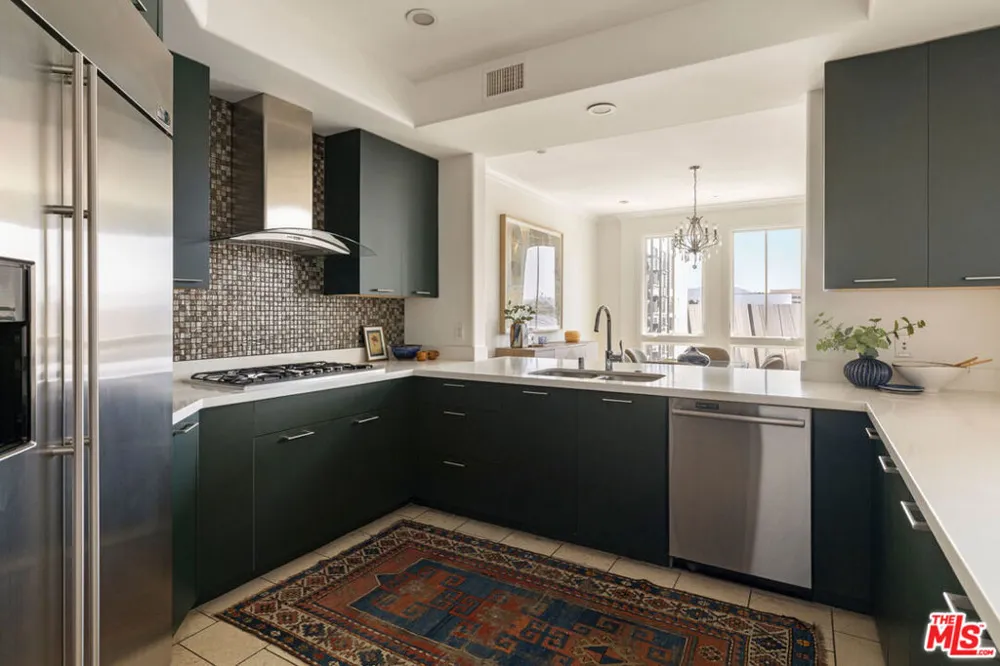 558 Caruso Avenue Glendale, CA 91210