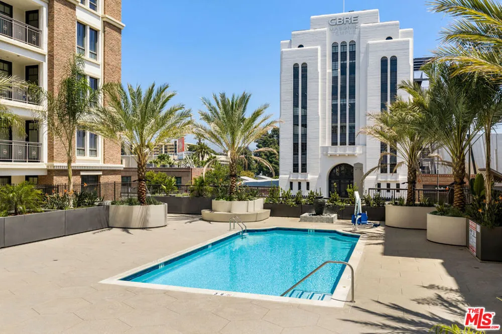 558 Caruso Avenue Glendale, CA 91210