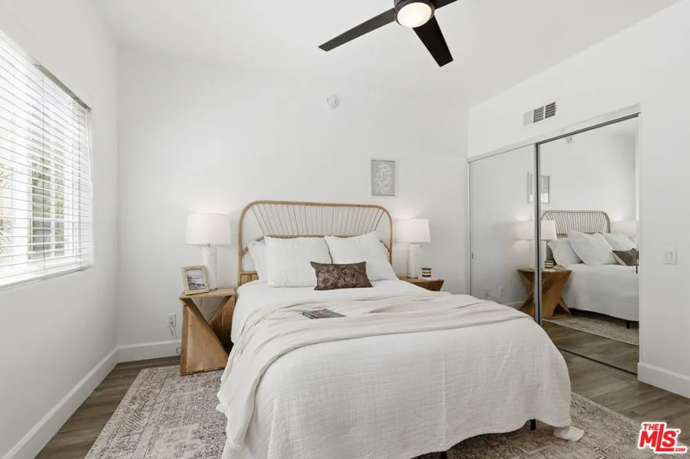 11110 Camarillo Street #122 Toluca Lake, CA 91602