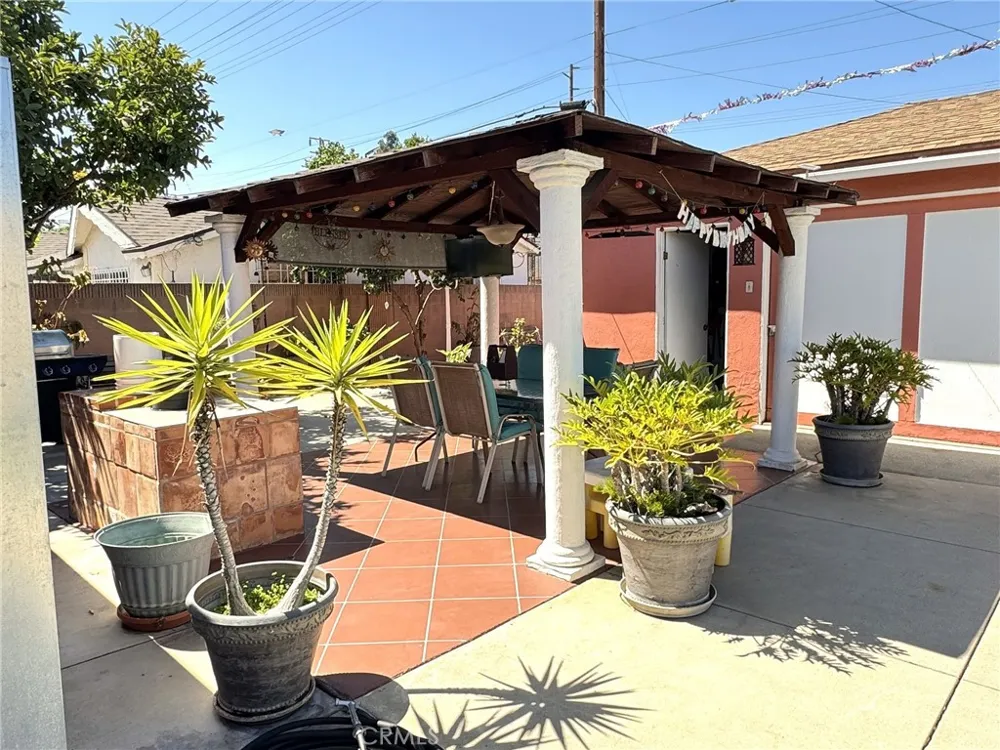 3425 Walnut Huntington Park, CA 90255