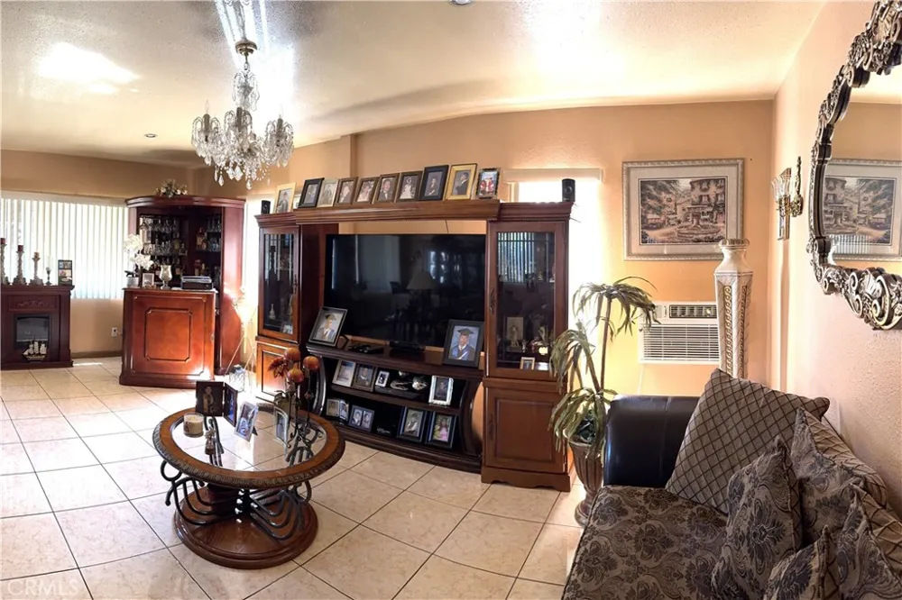 3425 Walnut Huntington Park, CA 90255