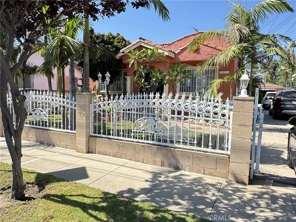 3425 Walnut Huntington Park, CA 90255