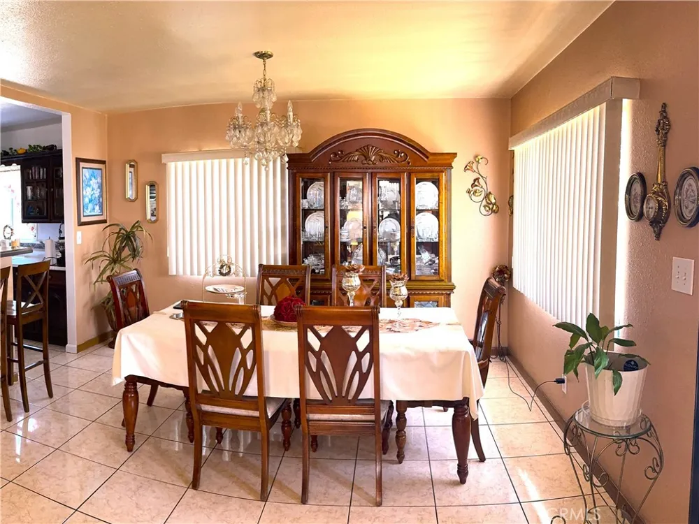 3425 Walnut Huntington Park, CA 90255