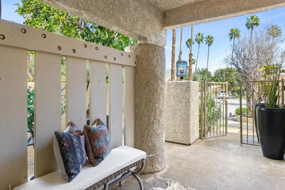 2917 Cervantes Court Palm Springs, CA 92264