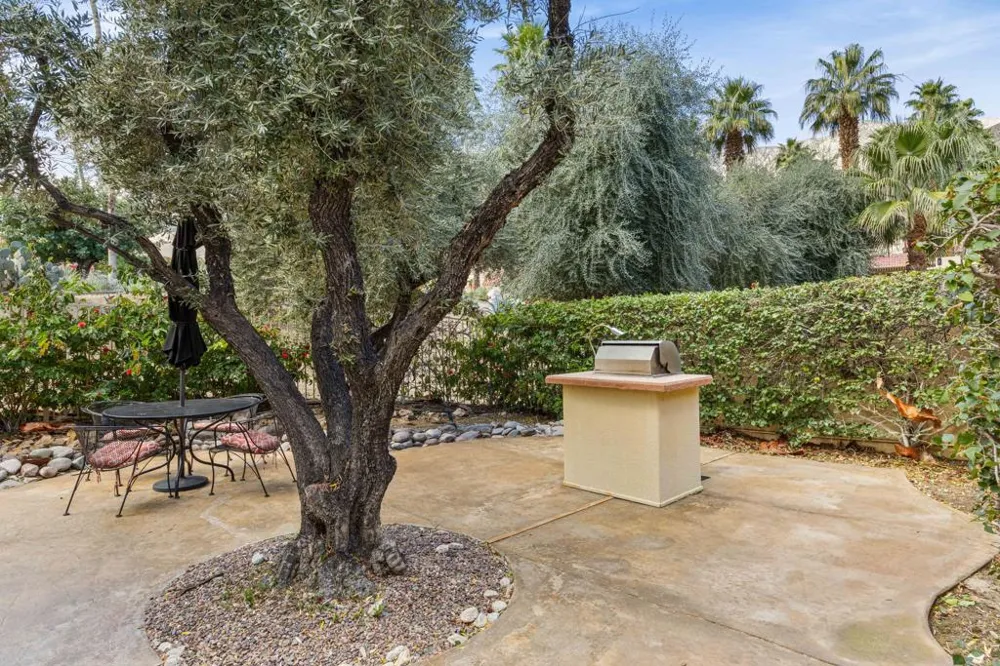 2917 Cervantes Court Palm Springs, CA 92264