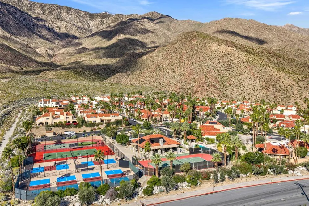 2917 Cervantes Court Palm Springs, CA 92264
