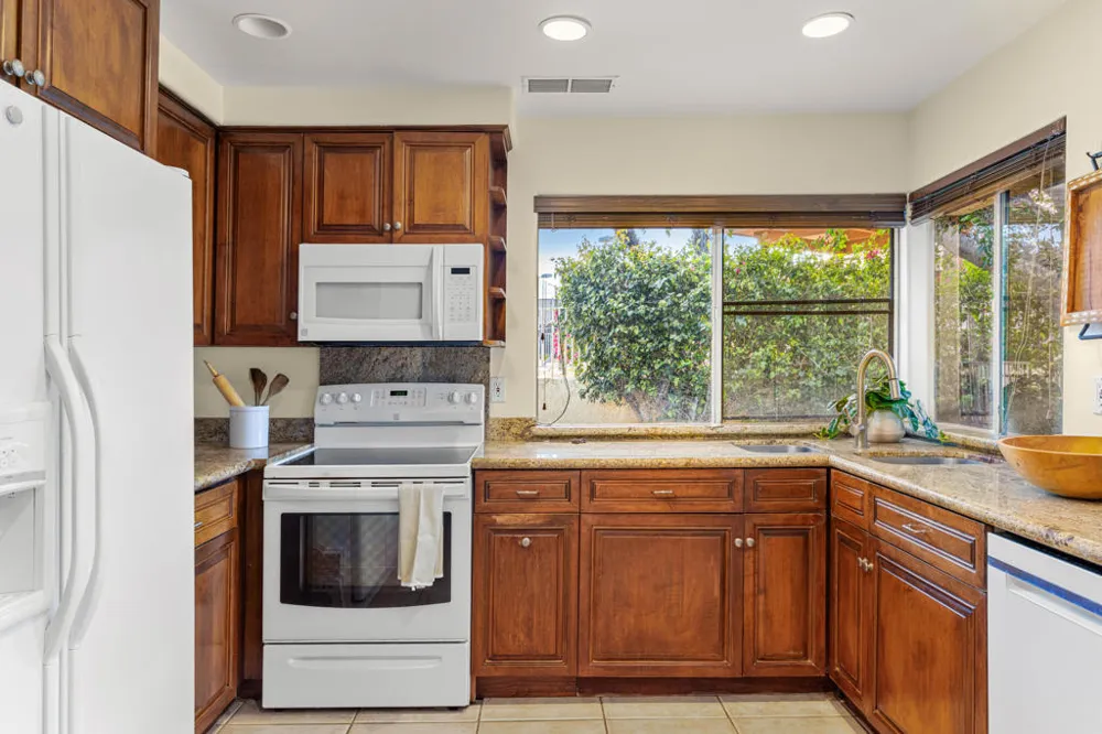 2917 Cervantes Court Palm Springs, CA 92264