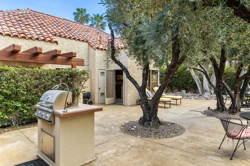 2917 Cervantes Court Palm Springs, CA 92264