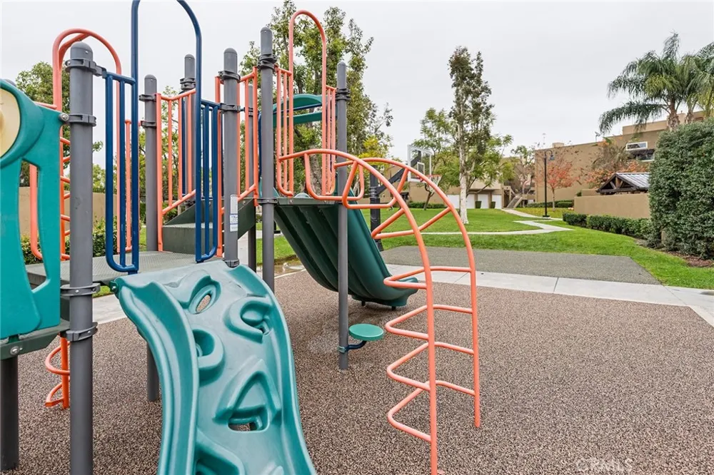 21122 Aqua Mission Viejo, CA 92691