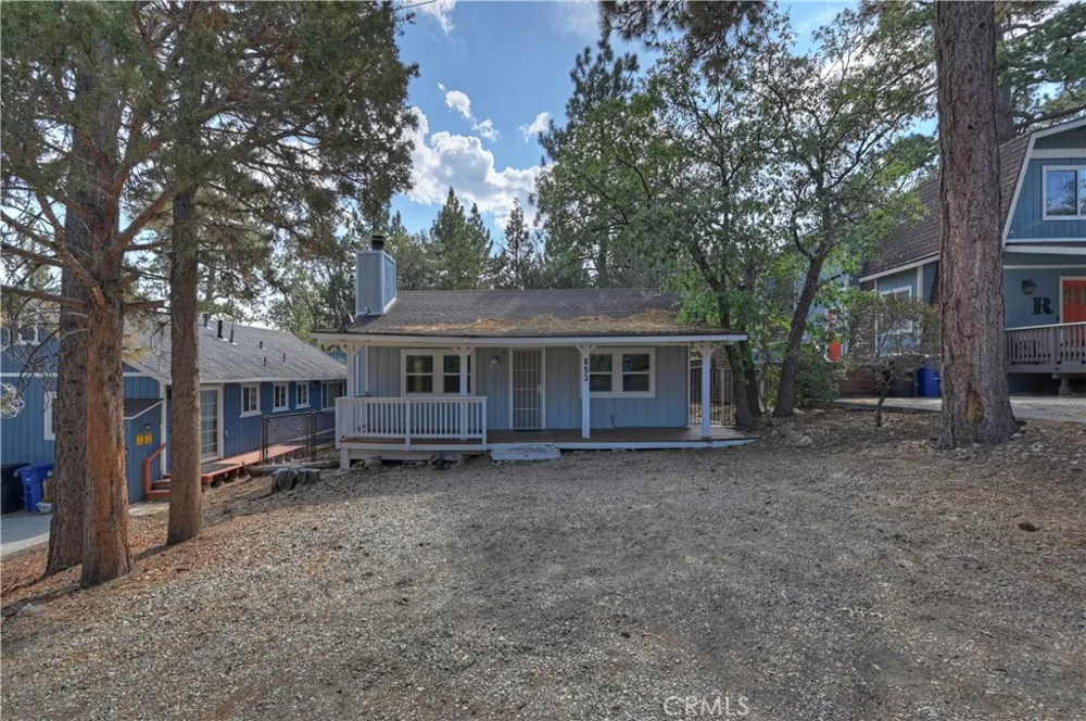 853 Los Angeles Sugarloaf, CA 92386