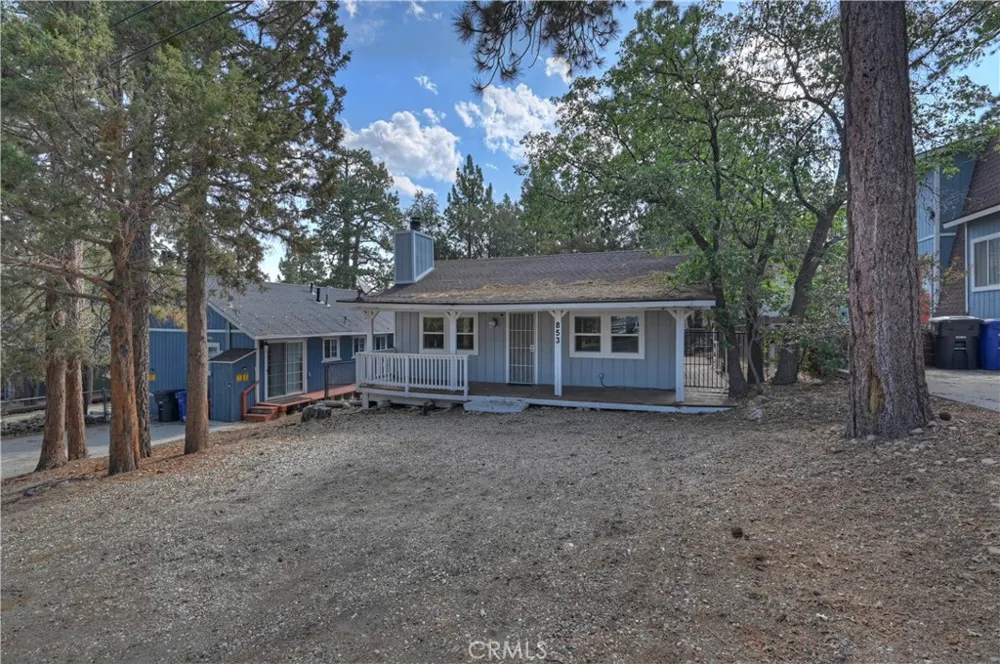 853 Los Angeles Sugarloaf, CA 92386