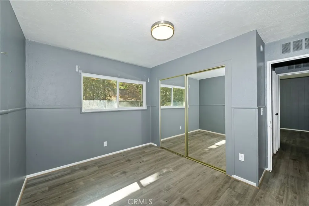 853 Los Angeles Sugarloaf, CA 92386