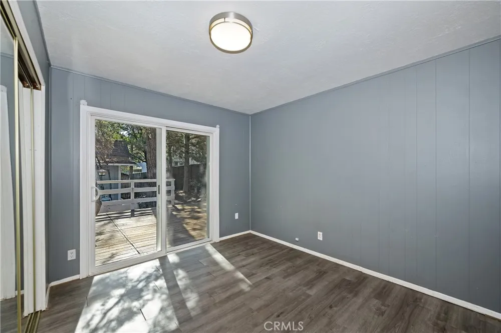 853 Los Angeles Sugarloaf, CA 92386