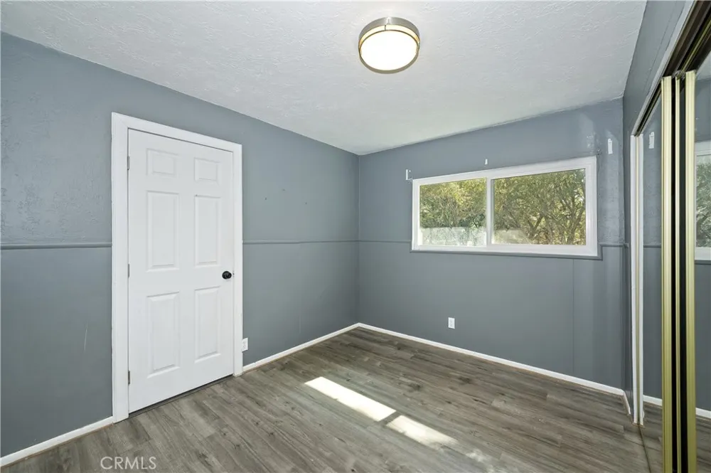 853 Los Angeles Sugarloaf, CA 92386