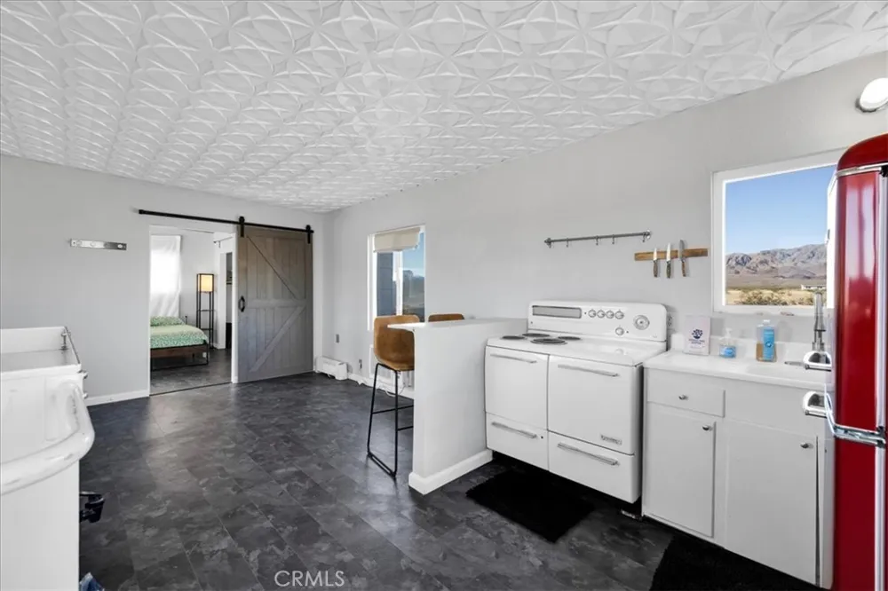 84753 Eddie Albert 29 Palms, CA 92277