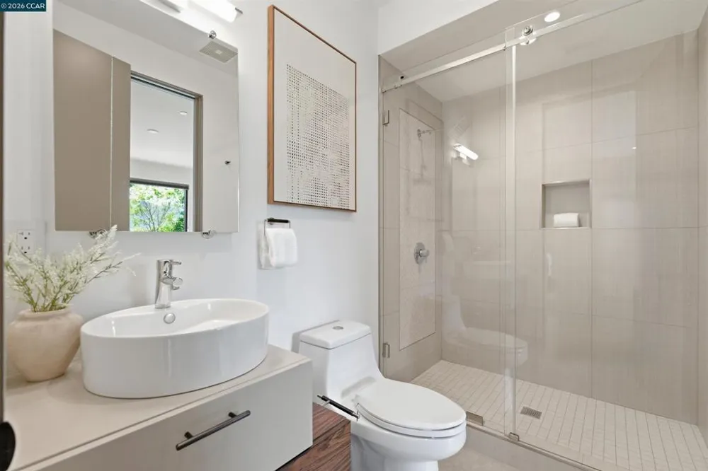 11 Bigleaf Road Orinda, CA 94563