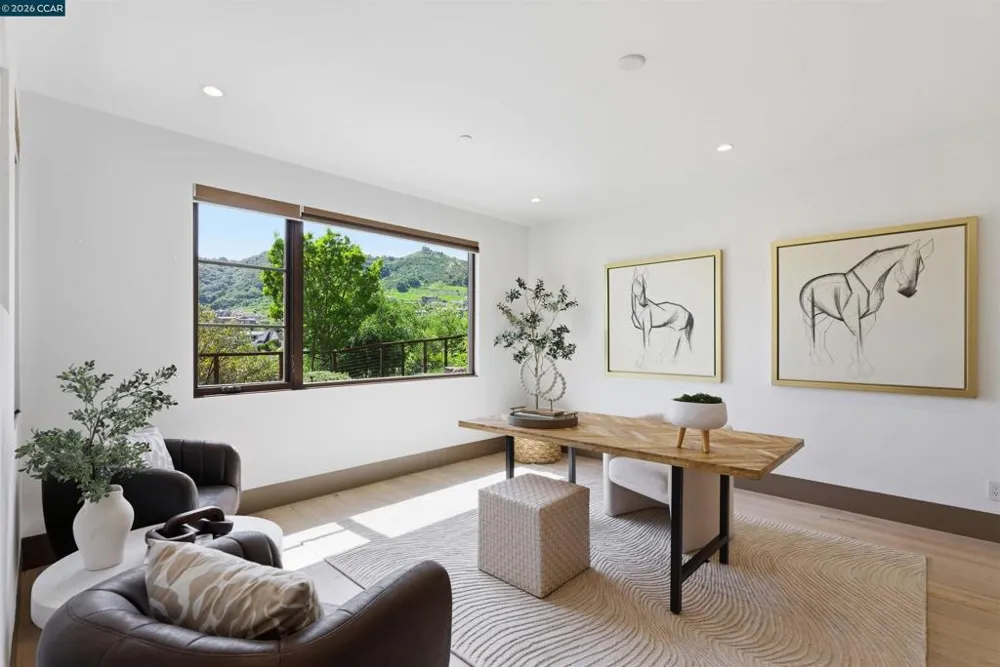 11 Bigleaf Road Orinda, CA 94563