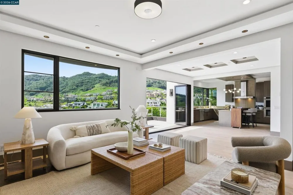 11 Bigleaf Road Orinda, CA 94563