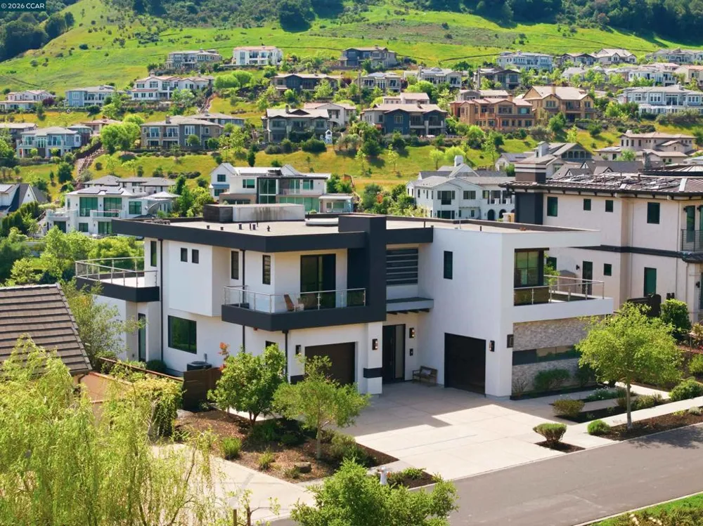 11 Bigleaf Road Orinda, CA 94563