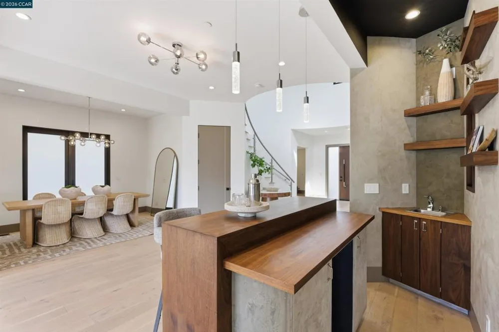 11 Bigleaf Road Orinda, CA 94563