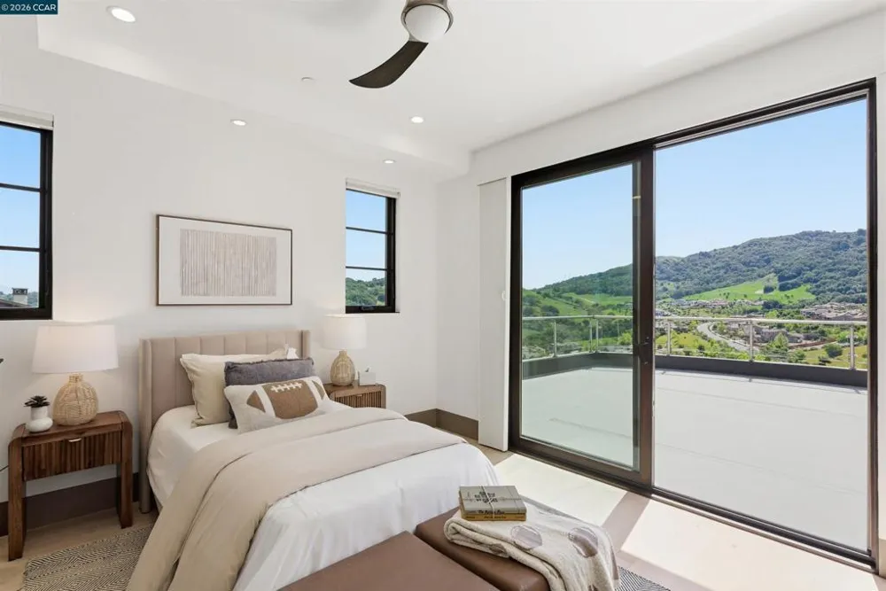 11 Bigleaf Road Orinda, CA 94563