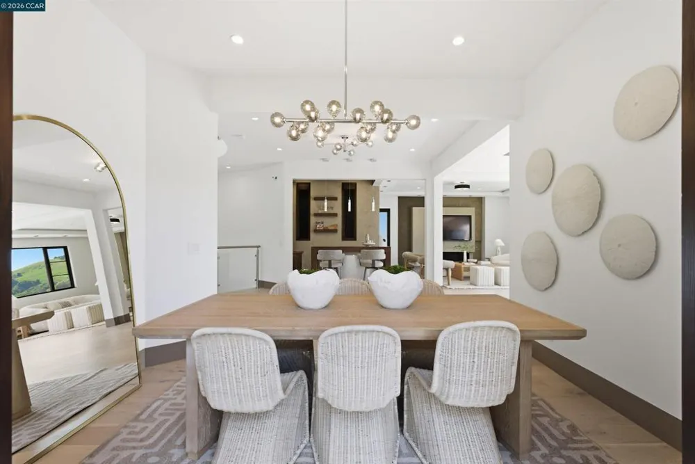 11 Bigleaf Road Orinda, CA 94563