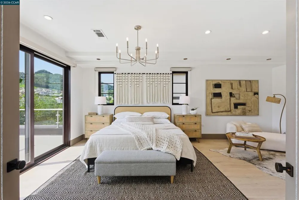 11 Bigleaf Road Orinda, CA 94563