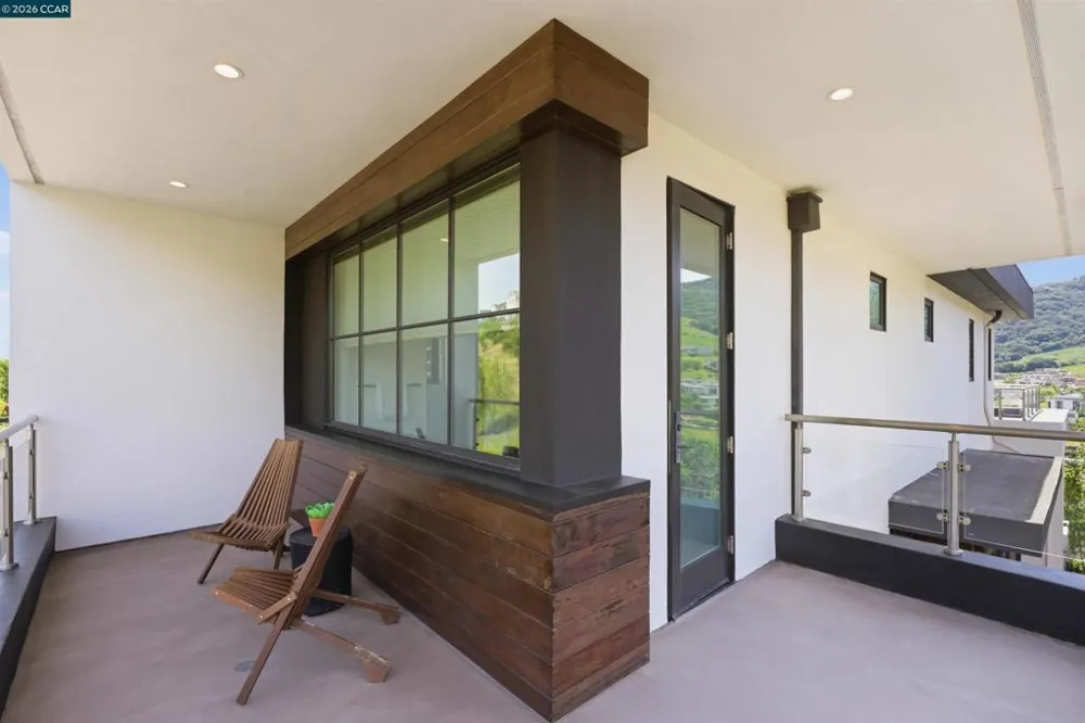 11 Bigleaf Road Orinda, CA 94563