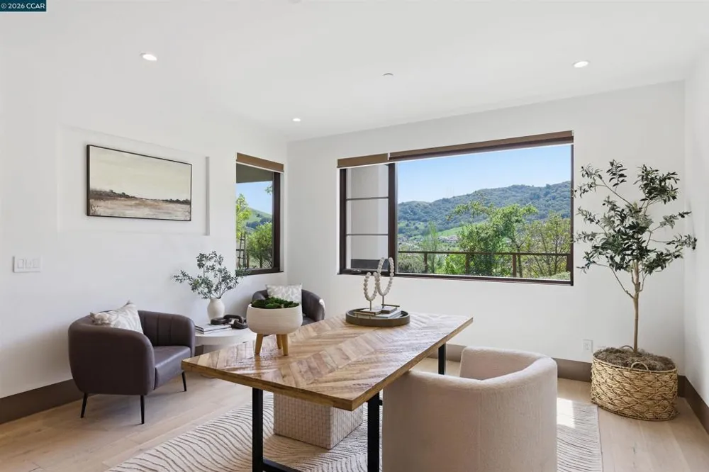 11 Bigleaf Road Orinda, CA 94563