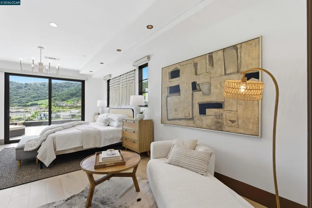 11 Bigleaf Road Orinda, CA 94563