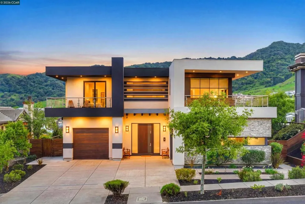 11 Bigleaf Road Orinda, CA 94563