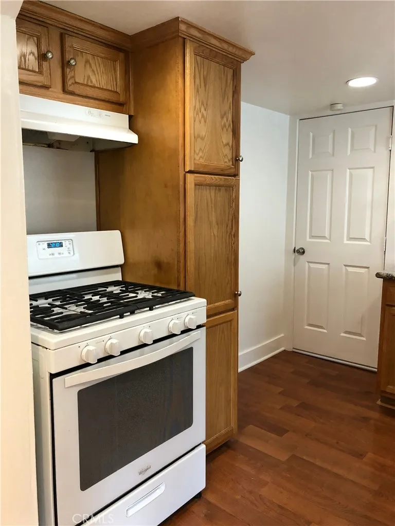 933 10th Street #A Huntington Beach, CA 92648