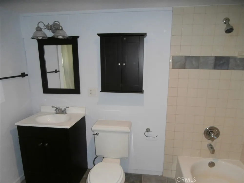 933 10th Street #A Huntington Beach, CA 92648