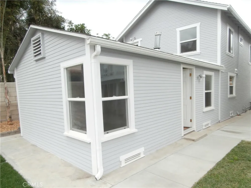 933 10th Street #A Huntington Beach, CA 92648
