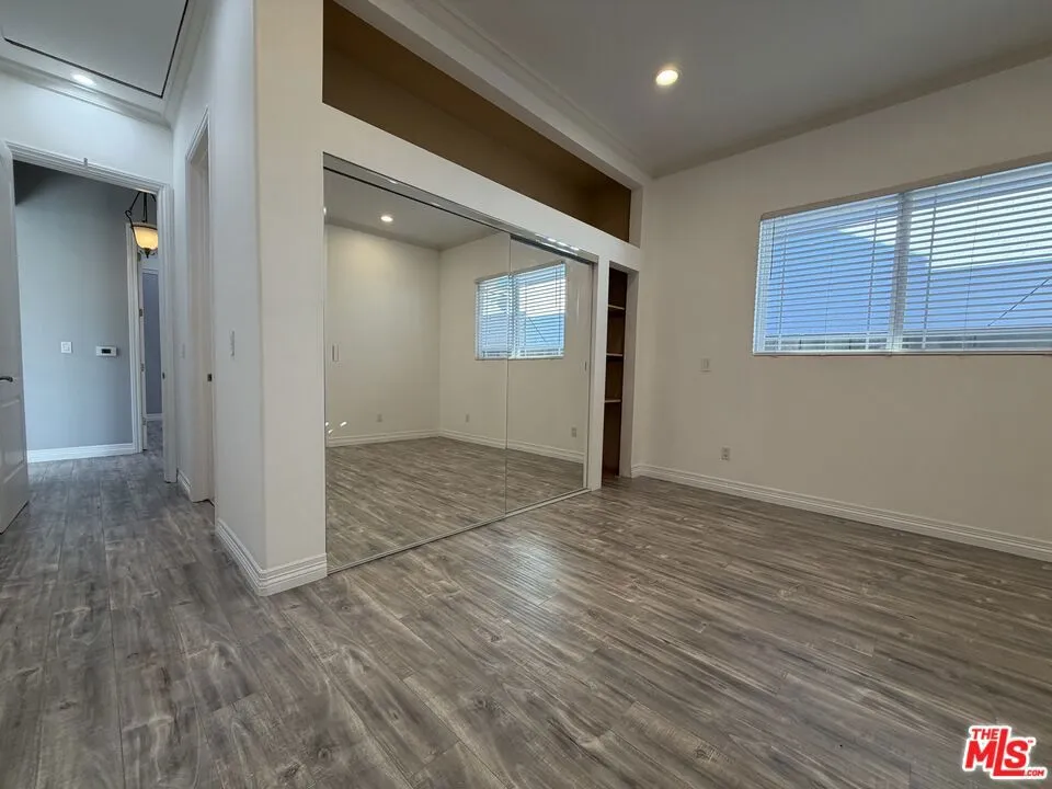 10006 Samoa Avenue Tujunga, CA 91042